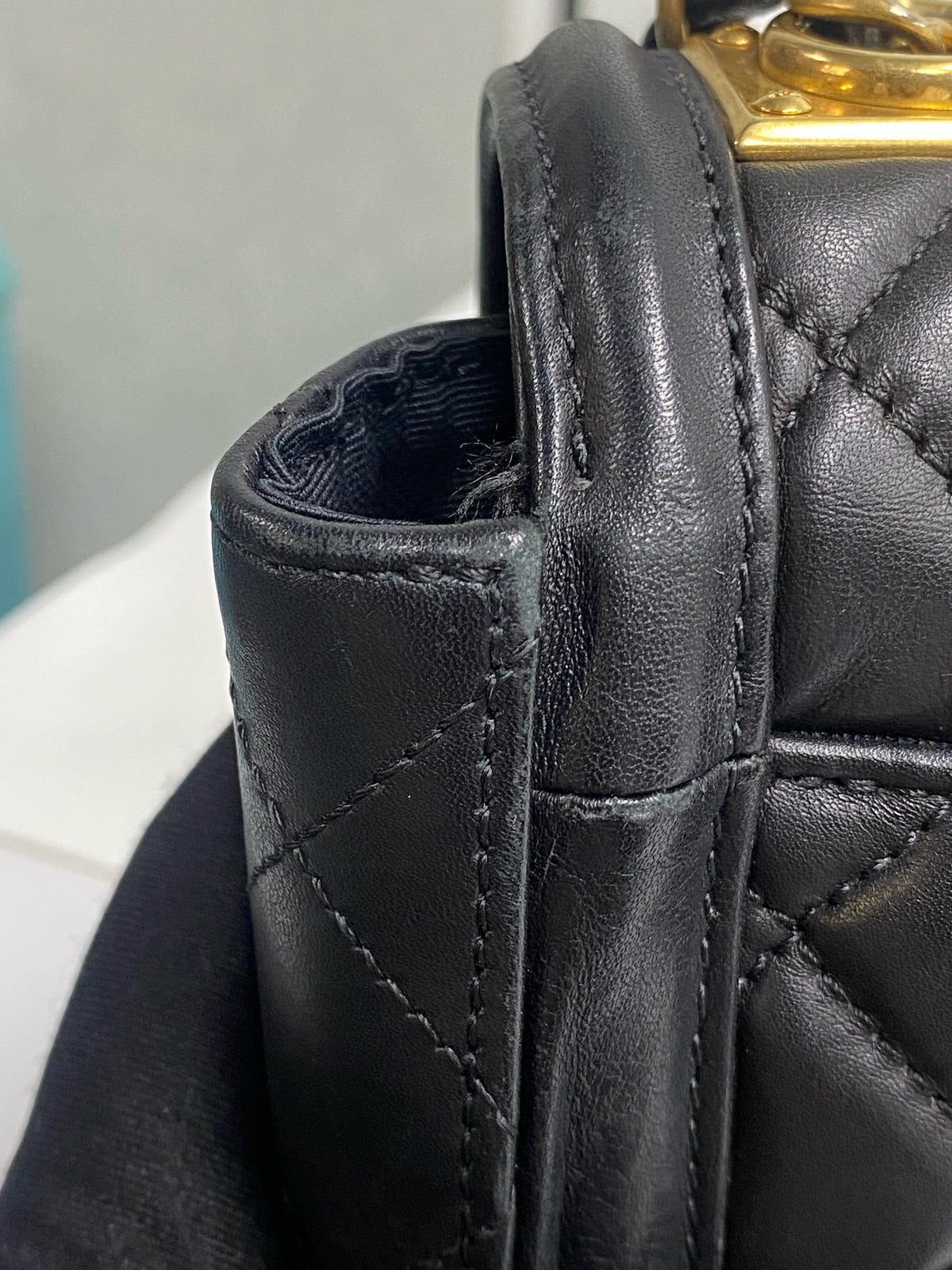 Chanel - CF - Leather - Black - (medium)