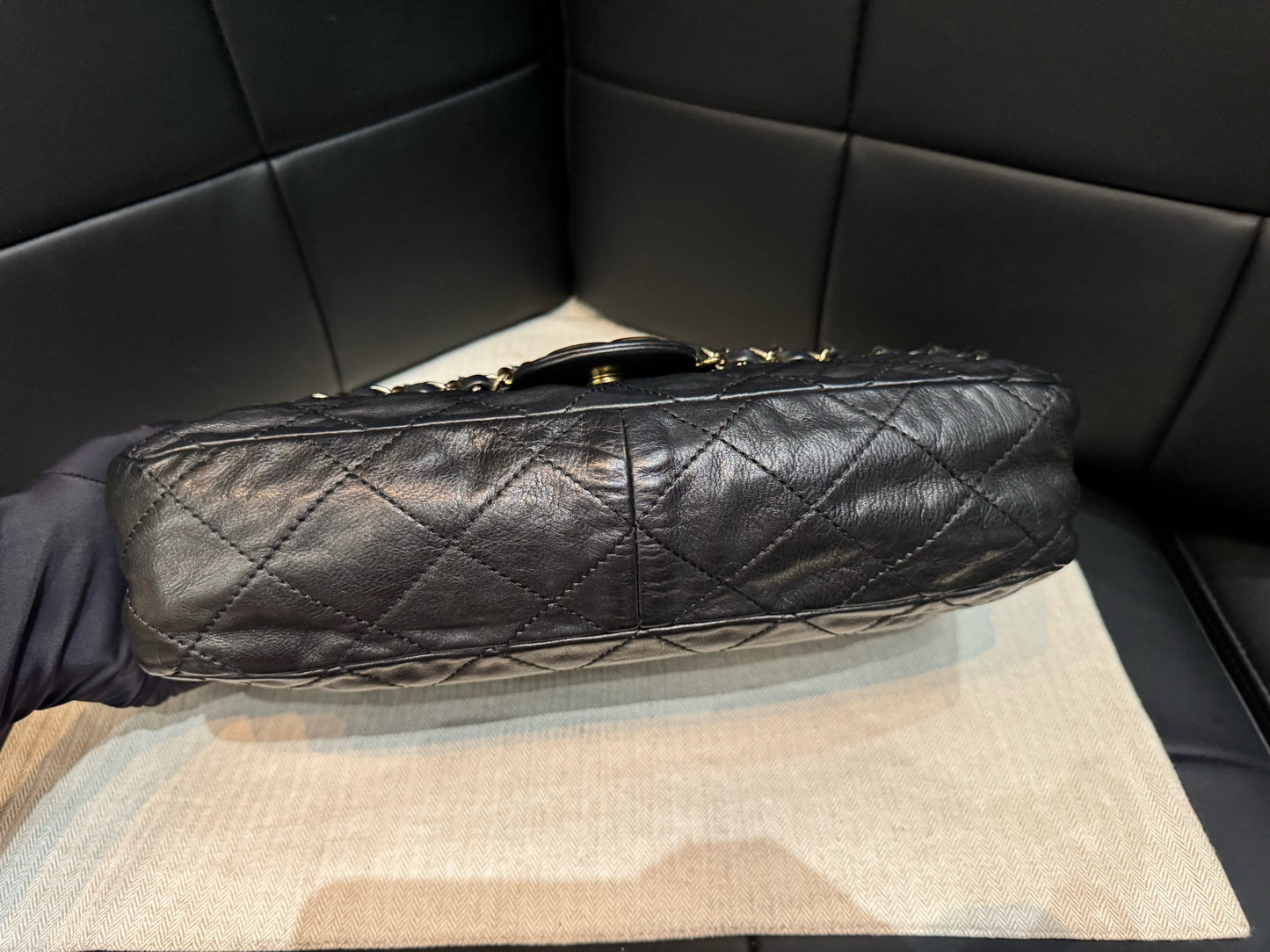 Chanel - CF - Leather - Black - (medium)