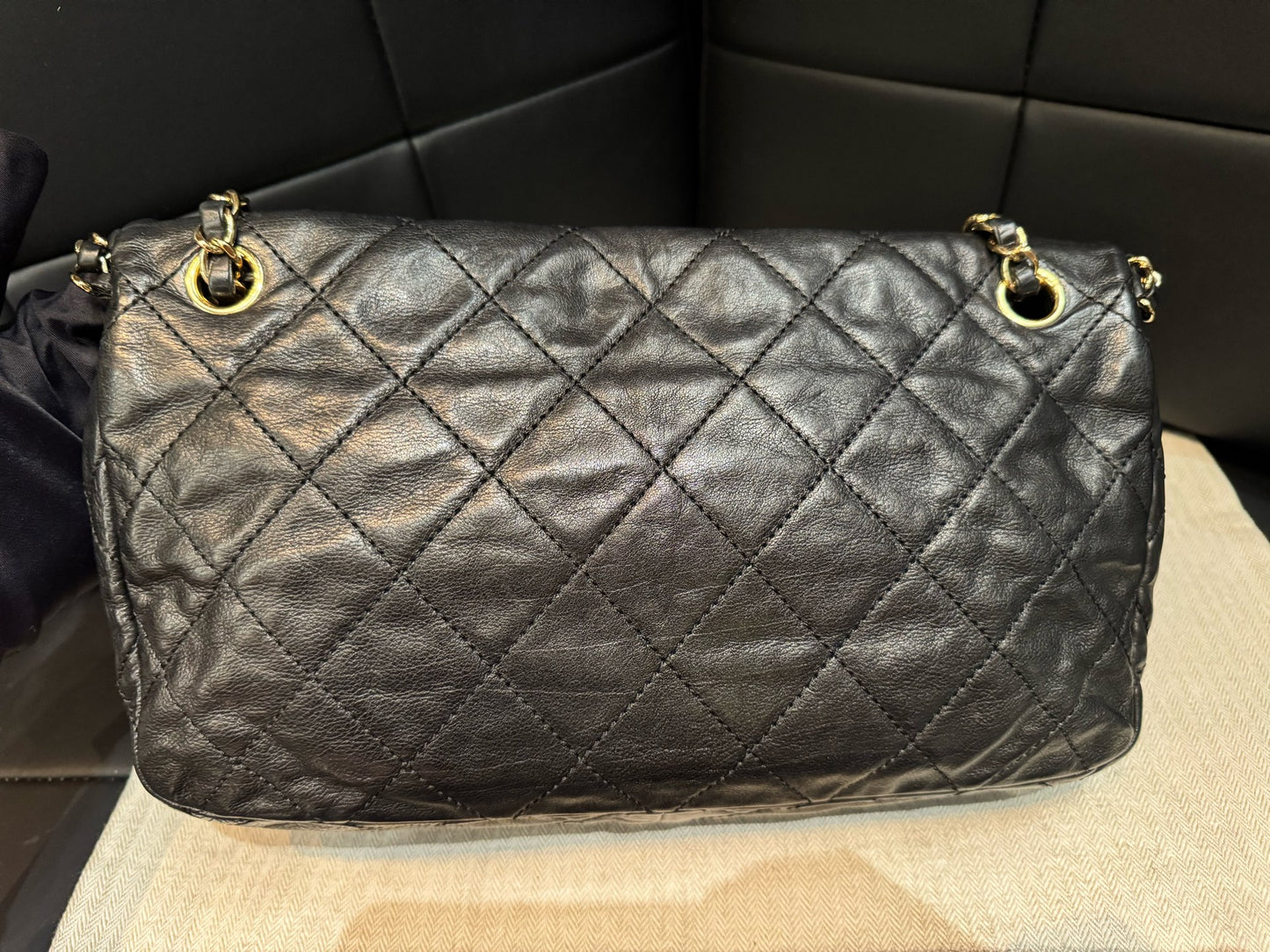 Chanel - CF - Leather - Black - (medium)