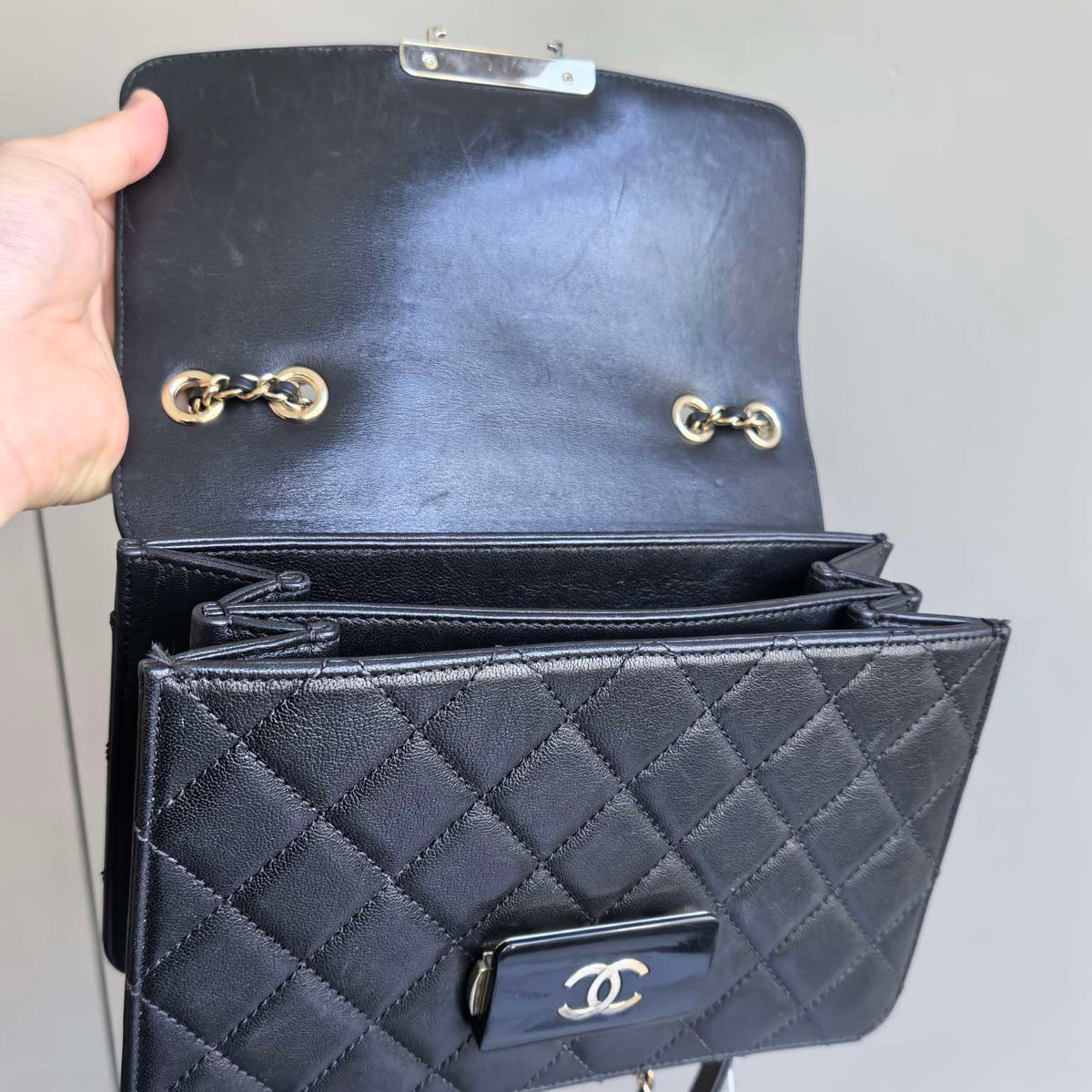 Chanel - CF - Leather - Black - (medium)
