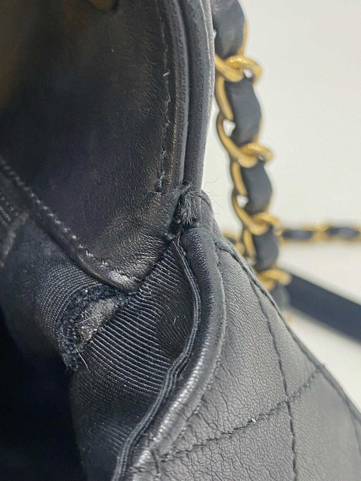 Chanel - CF - Leather - Black - (medium)
