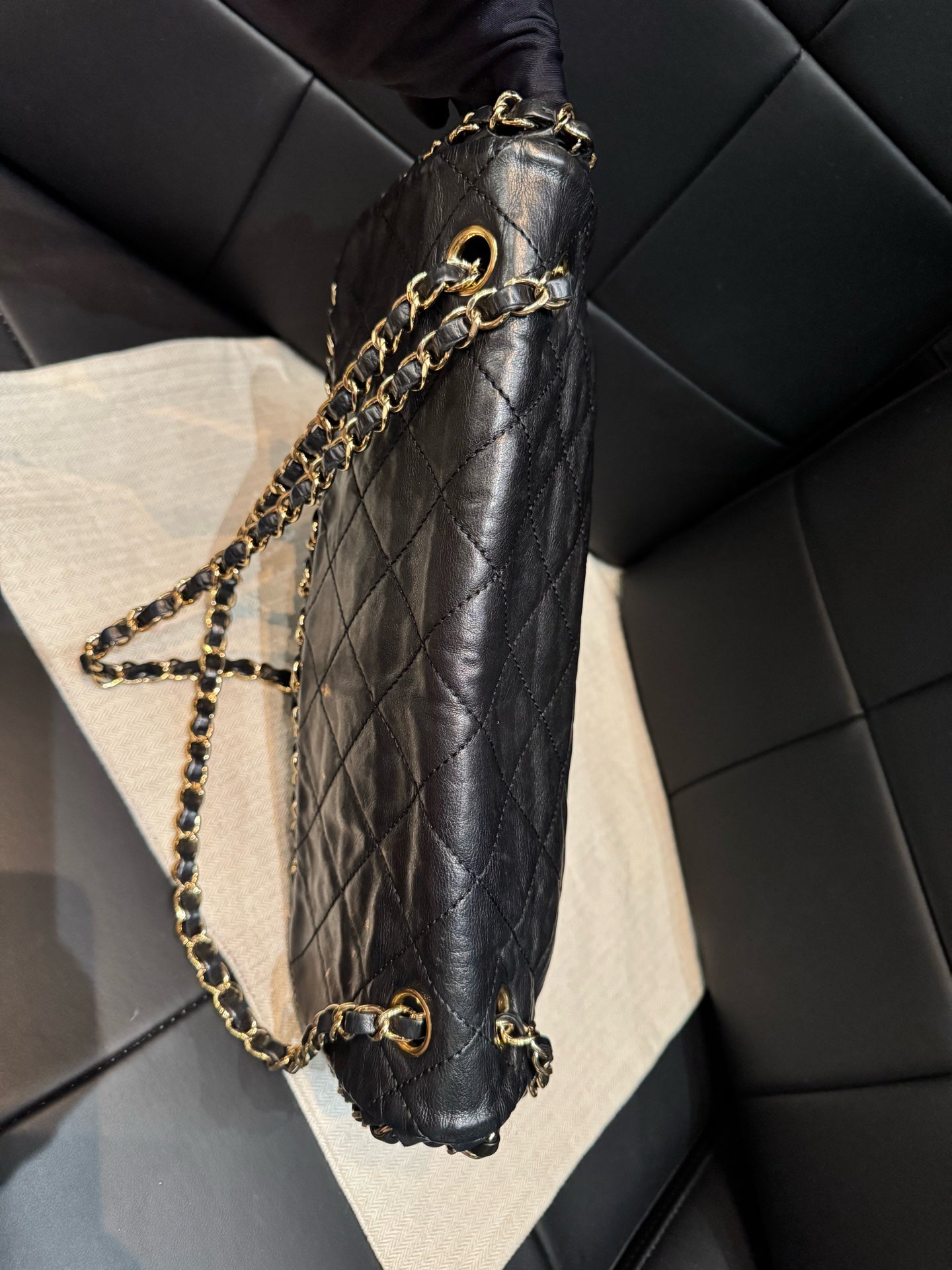 Chanel - CF - Leather - Black - (medium)