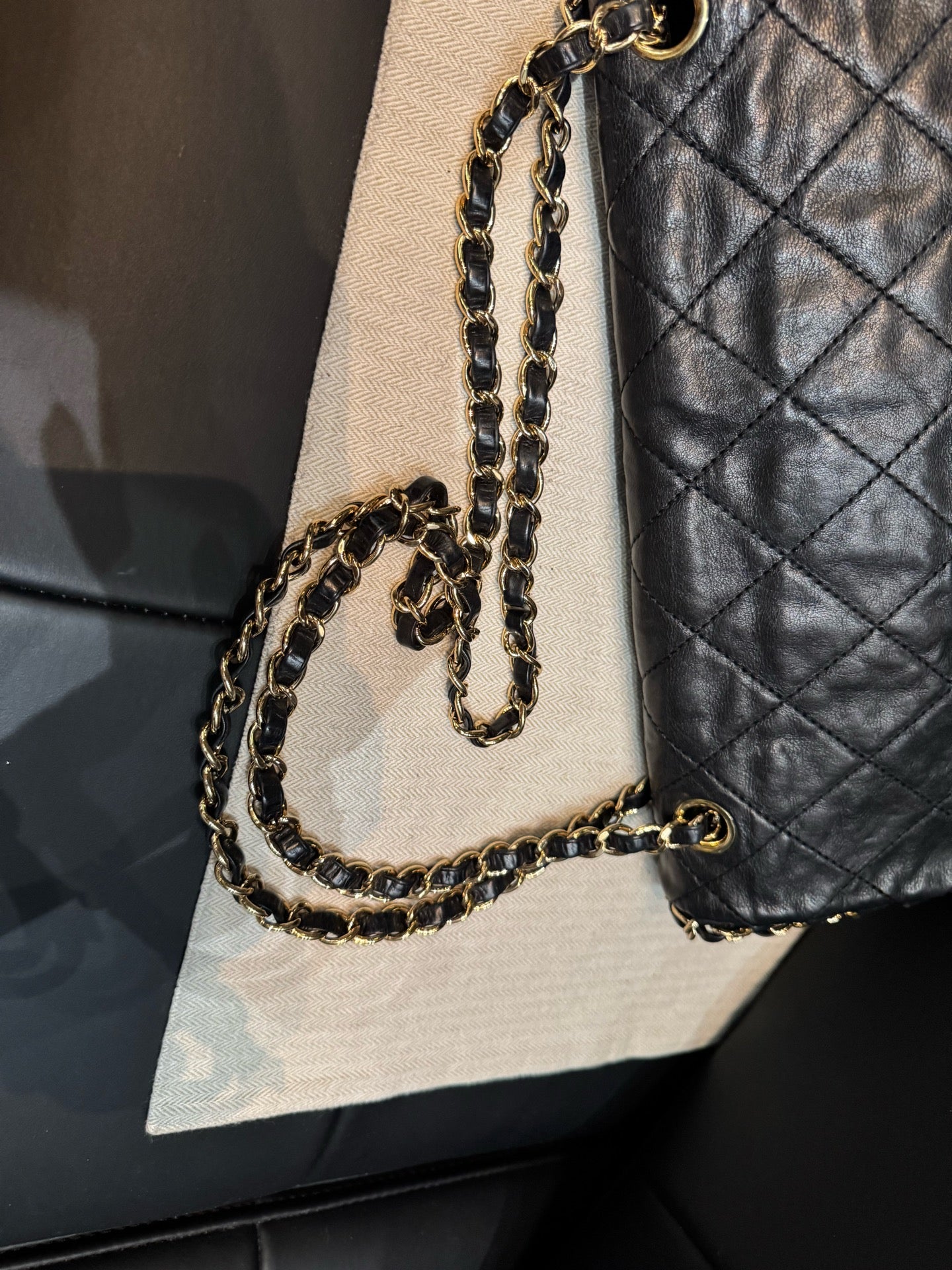 Chanel - CF - Leather - Black - (medium)
