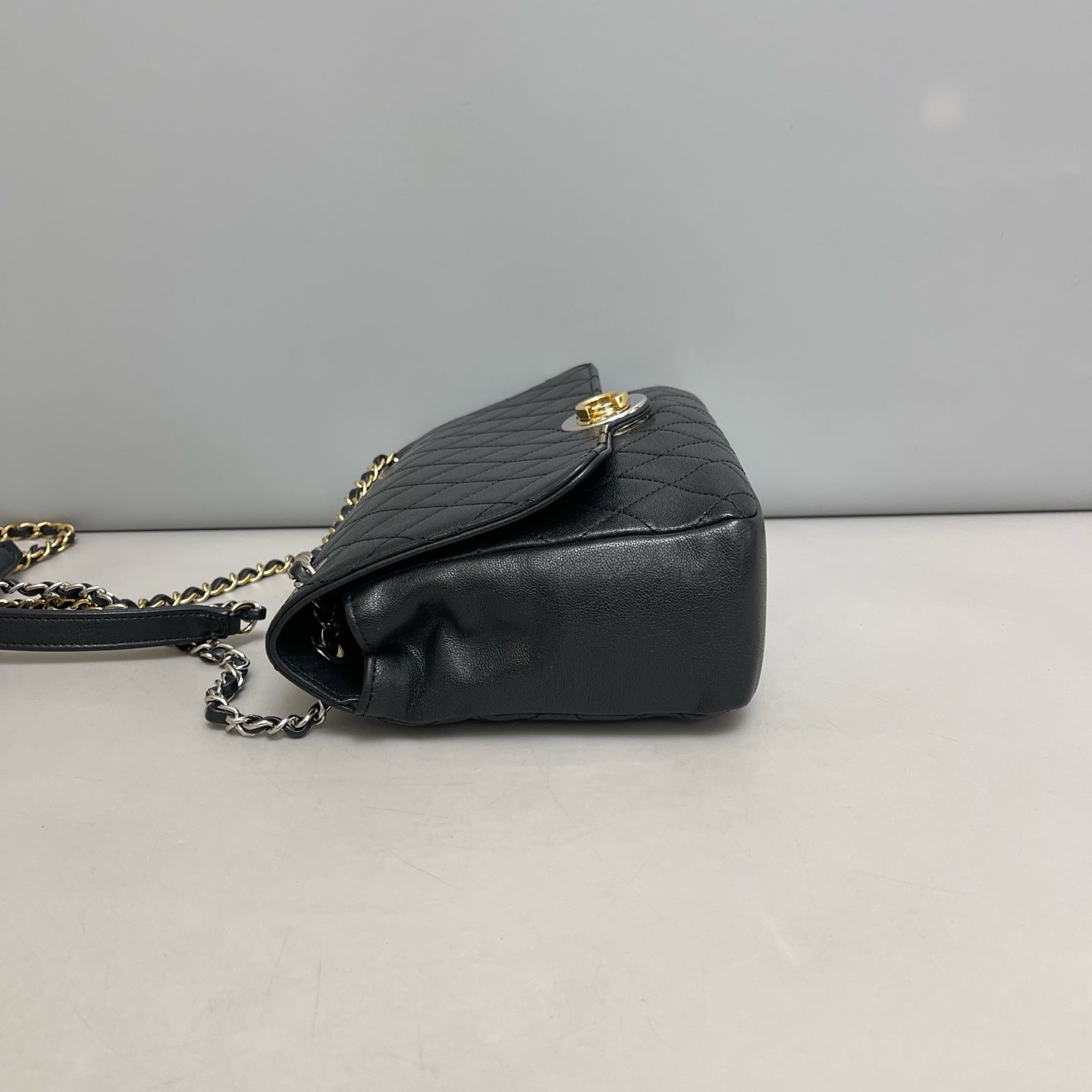 Chanel - CF - Leather - Black - (small)