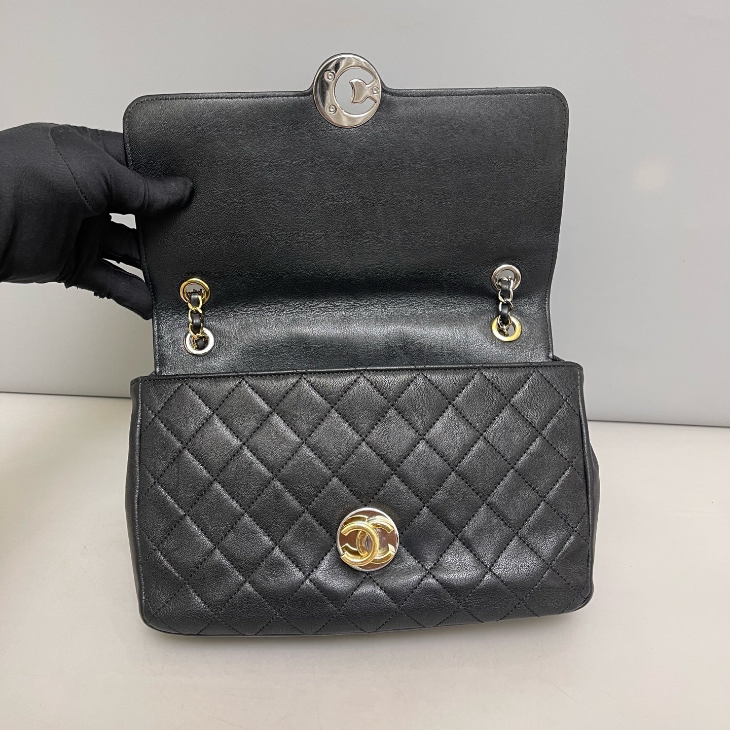 Chanel - CF - Leather - Black - (small)
