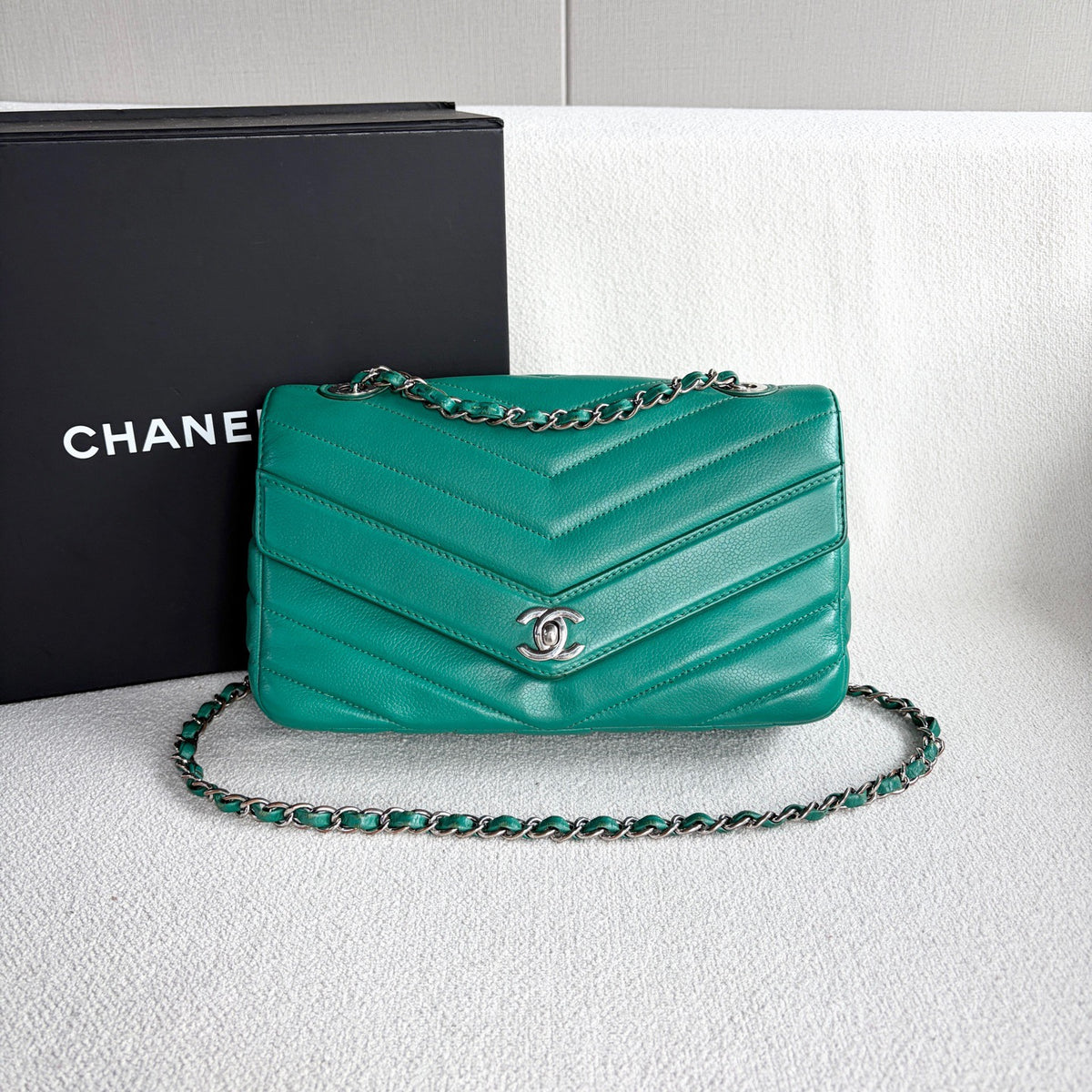Chanel - CF - Leather - Green - (medium)