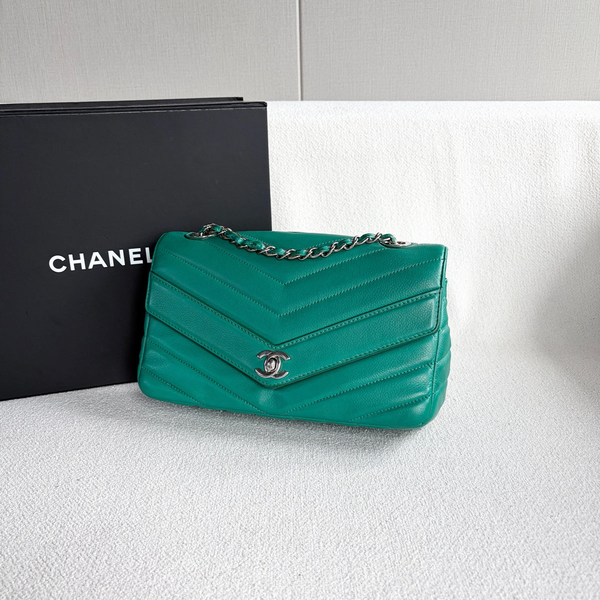 Chanel - CF - Leather - Green - (medium)
