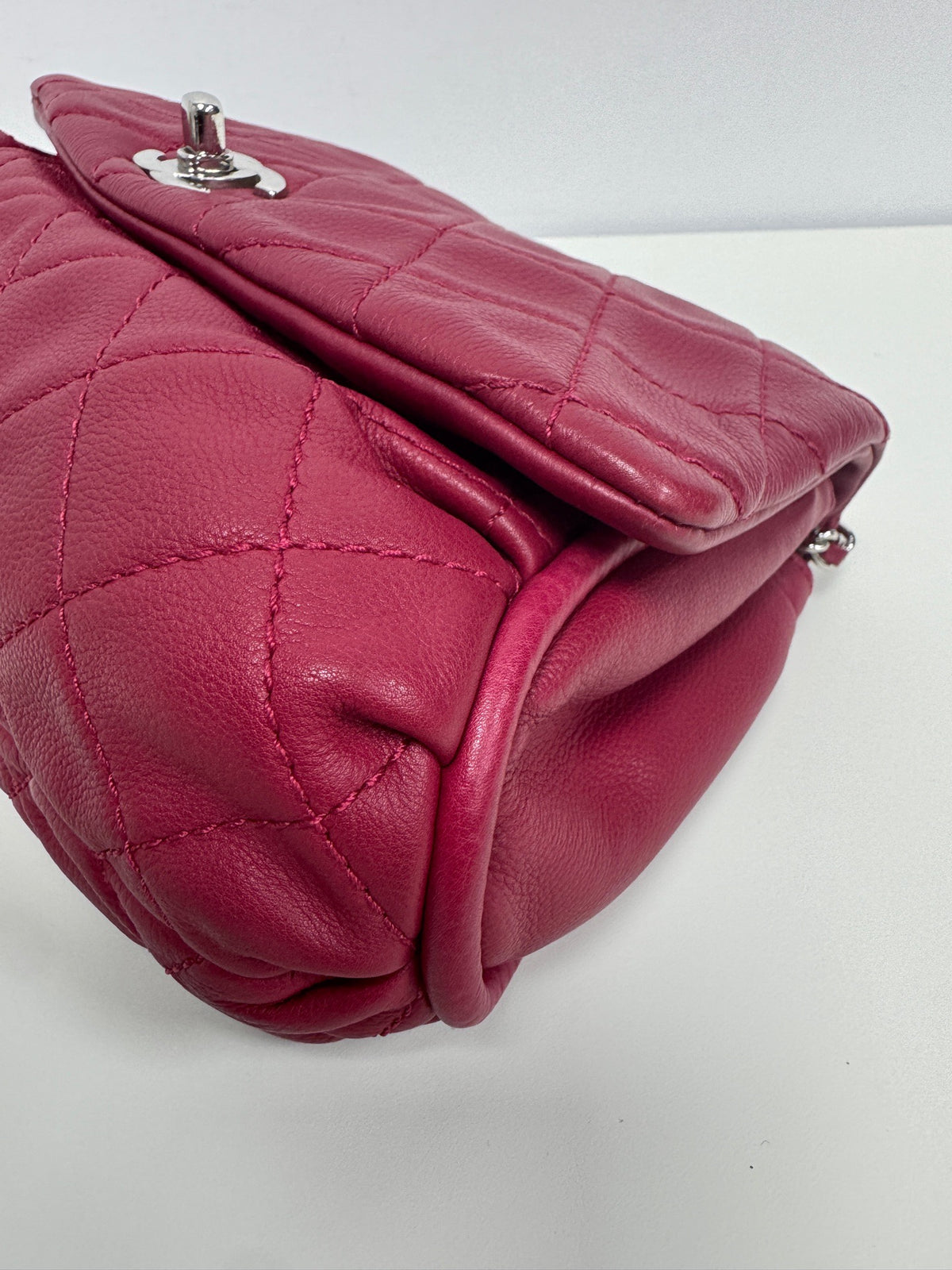Chanel - CF - Leather - Red - (medium)