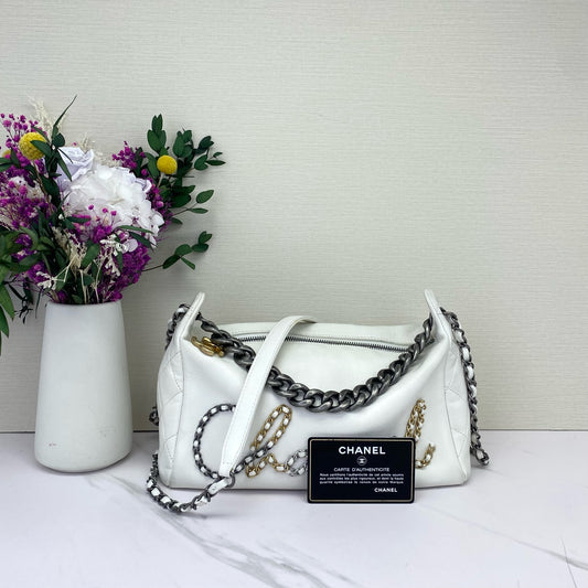 Chanel - Chain Signature - Leather - White - (medium)
