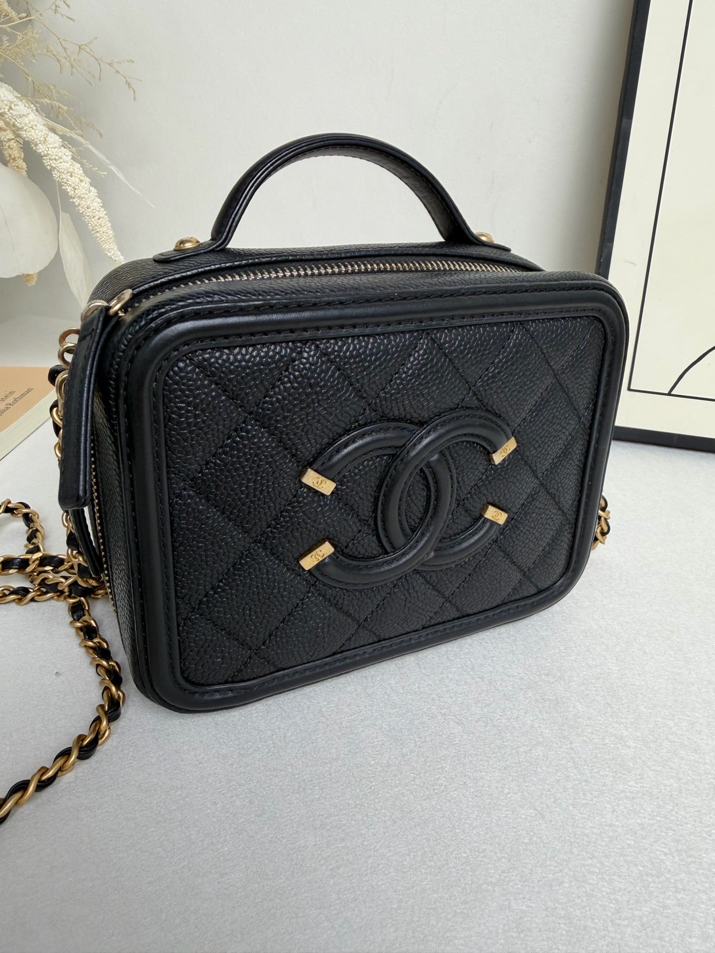 Chanel - Chanel 19 - Leather - Black - (mini)