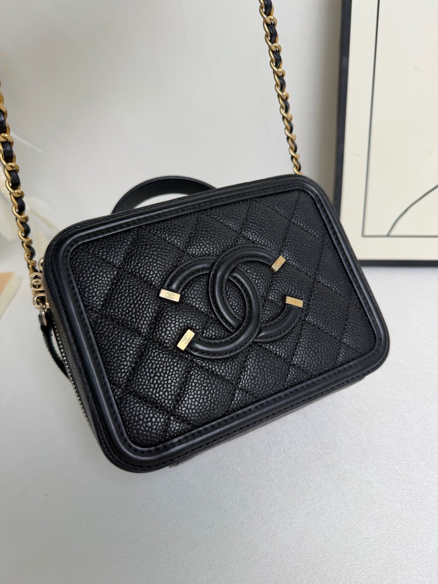 Chanel - Chanel 19 - Leather - Black - (mini)