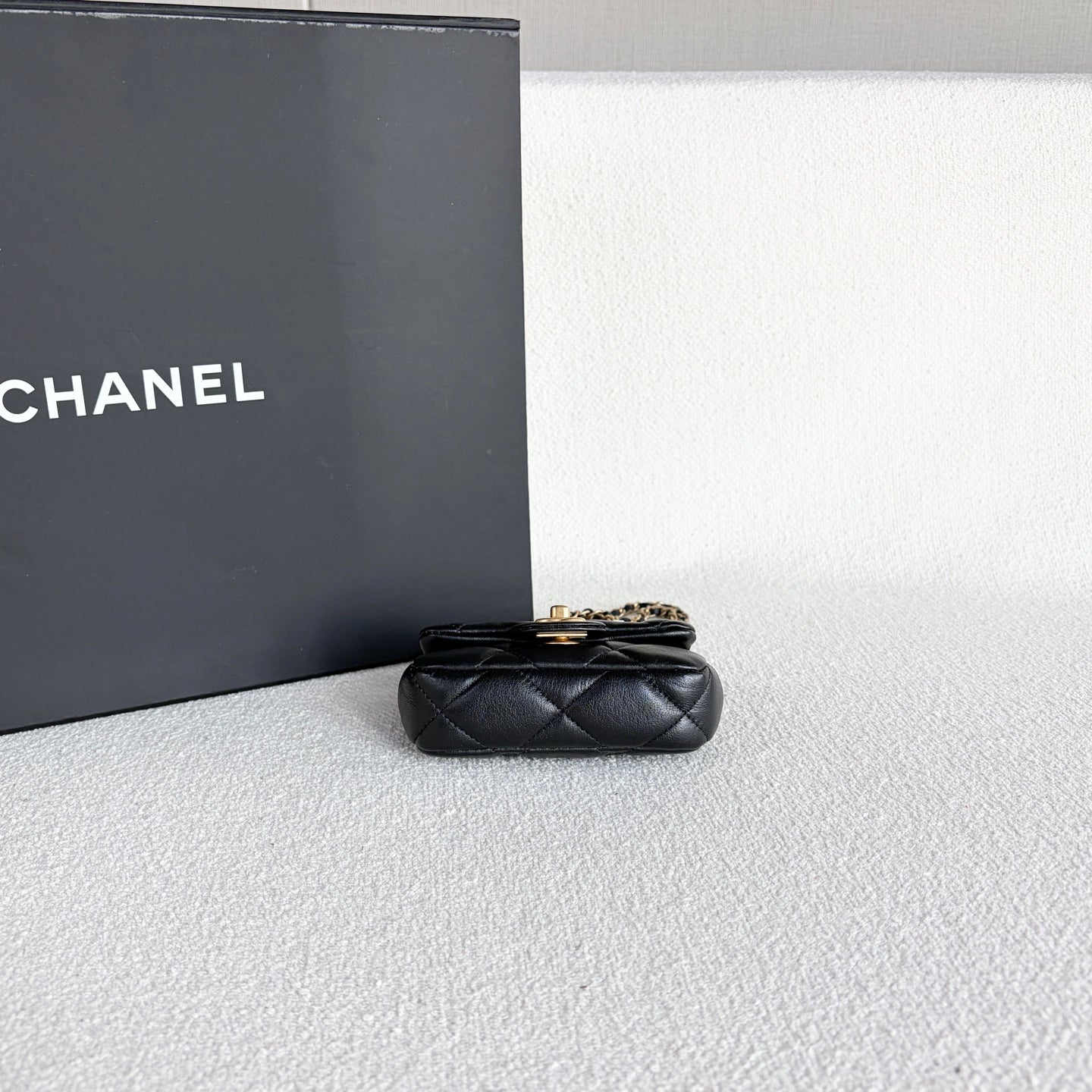 Chanel - Chanel 19 - Leather - Black - (mini)
