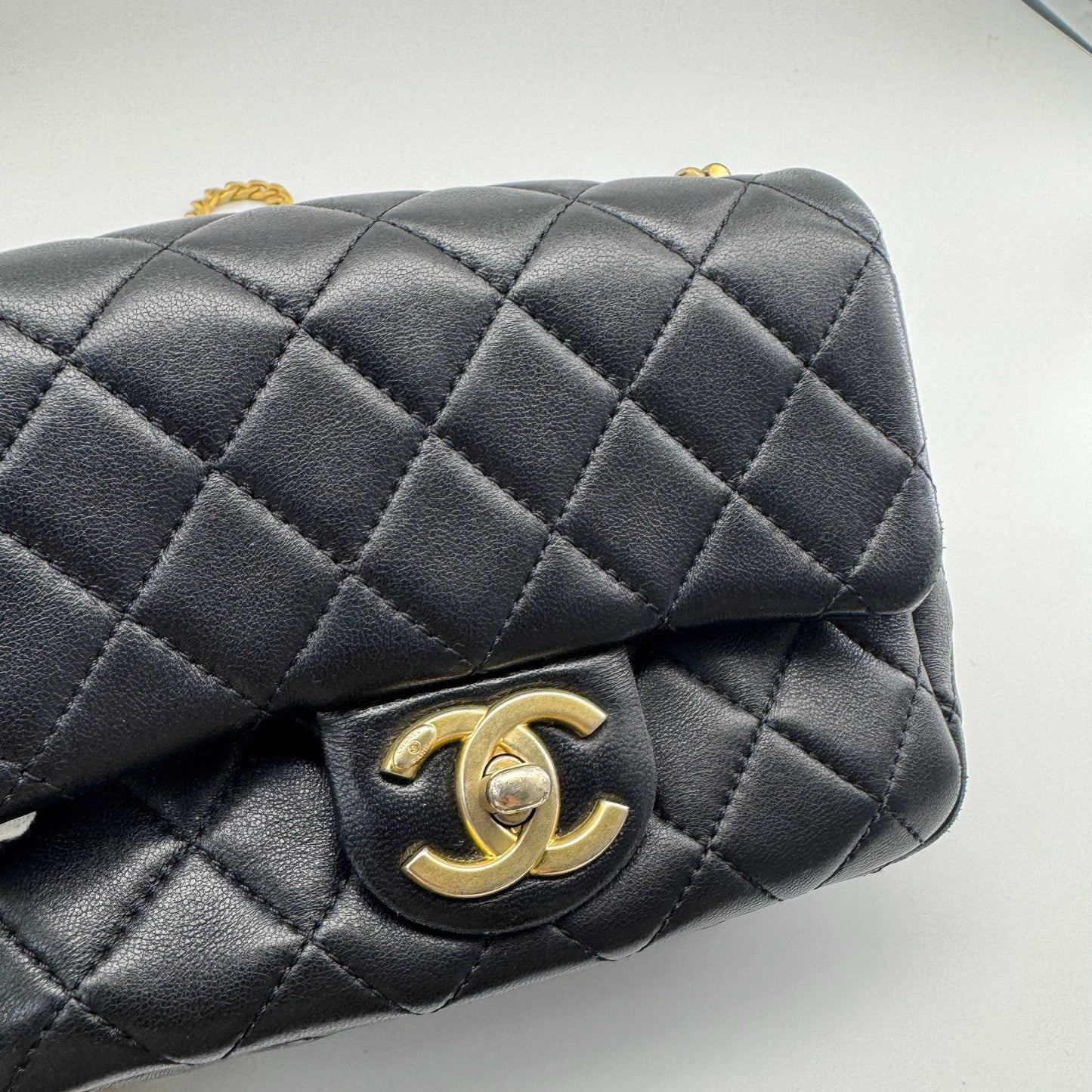 Chanel - Chanel 19 - Leather - Black - (mini)