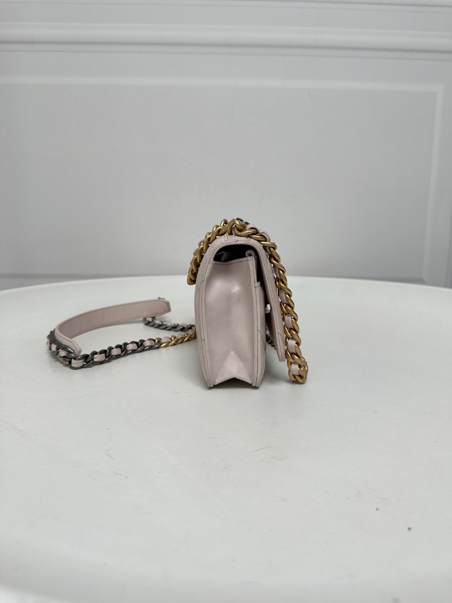 Chanel - Chanel 19 - Leather - Pink - (mini)