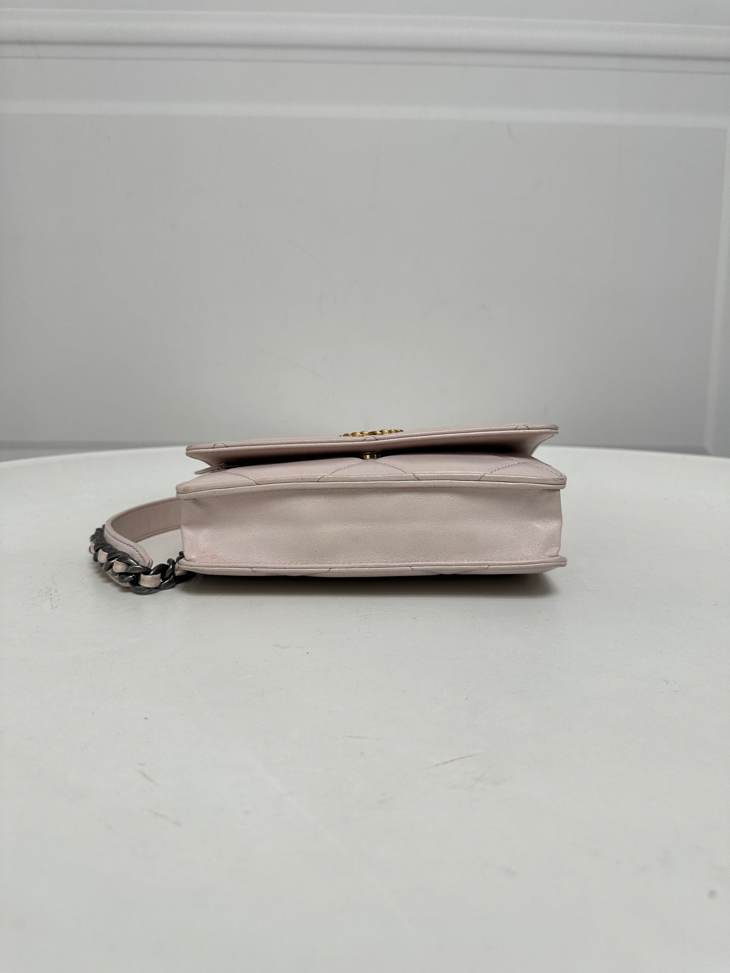 Chanel - Chanel 19 - Leather - Pink - (mini)