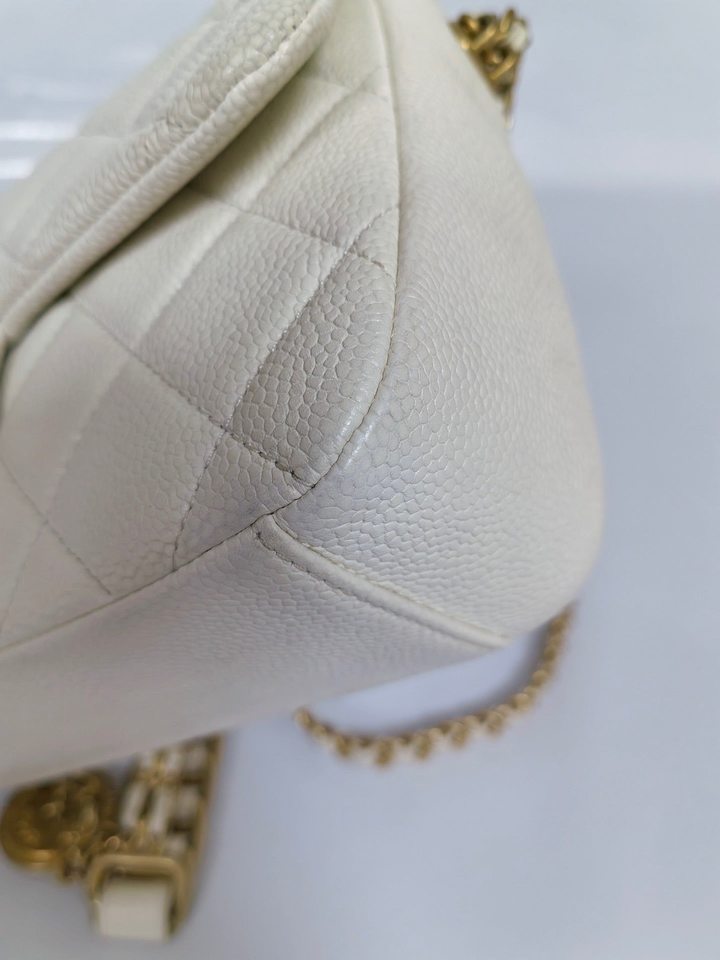 Chanel - Chanel 19 - Leather - White - (mini)