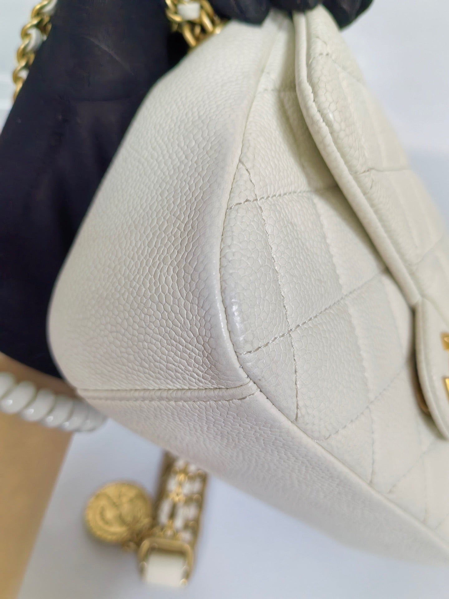 Chanel - Chanel 19 - Leather - White - (mini)