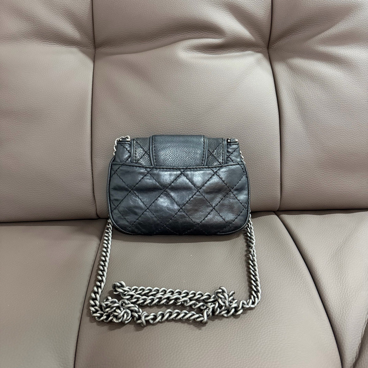 Chanel - Chanel 19 Mini - Leather - Black - (mini)