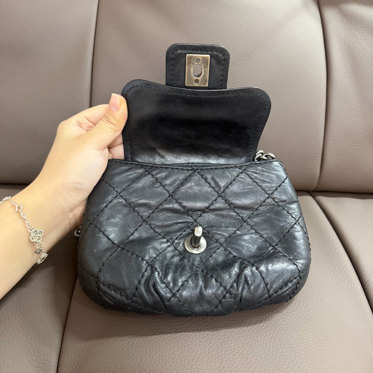 Chanel - Chanel 19 Mini - Leather - Black - (mini)