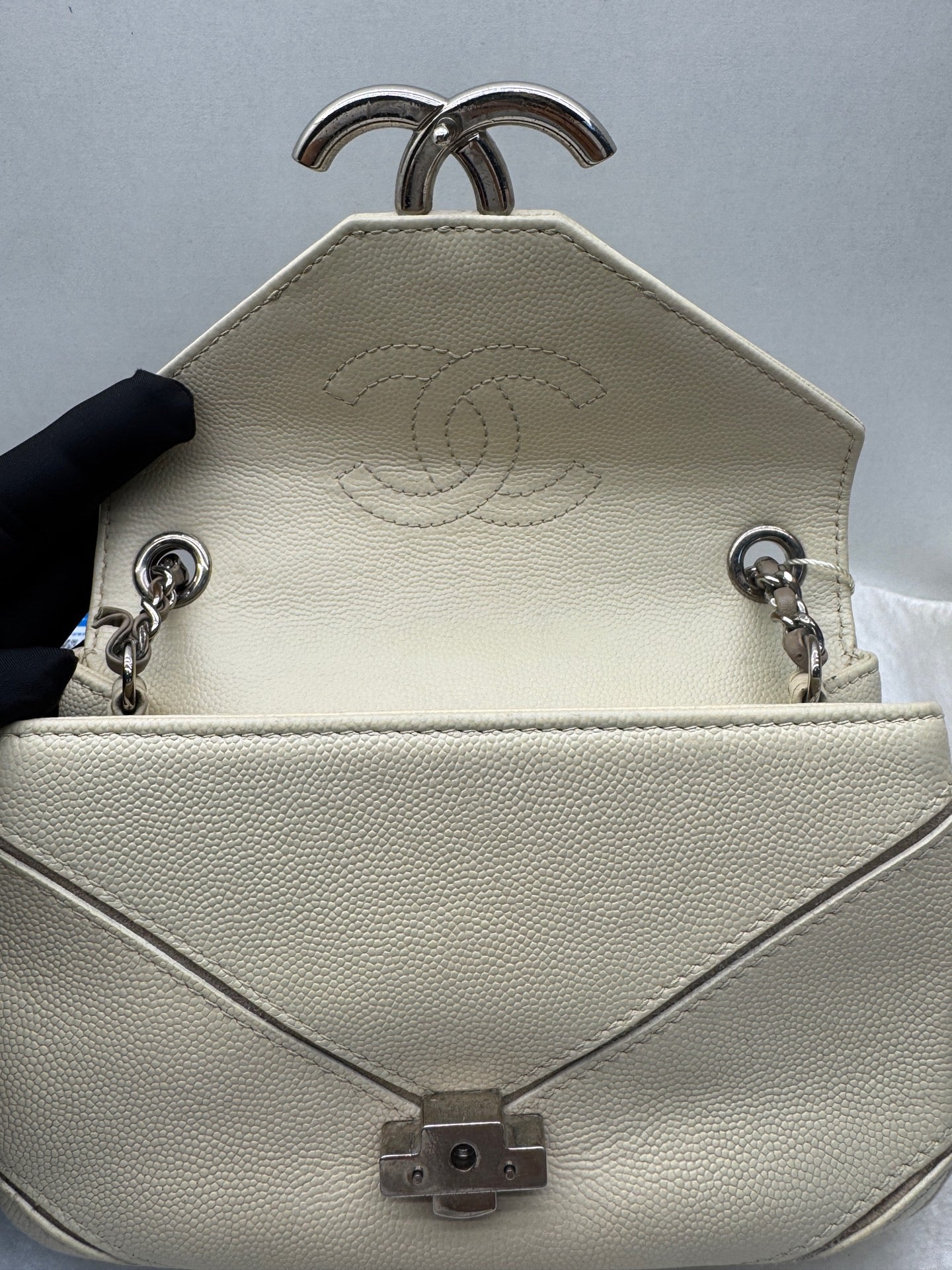 Chanel - Chanel 23 - Calfskin - Beige - (mini)
