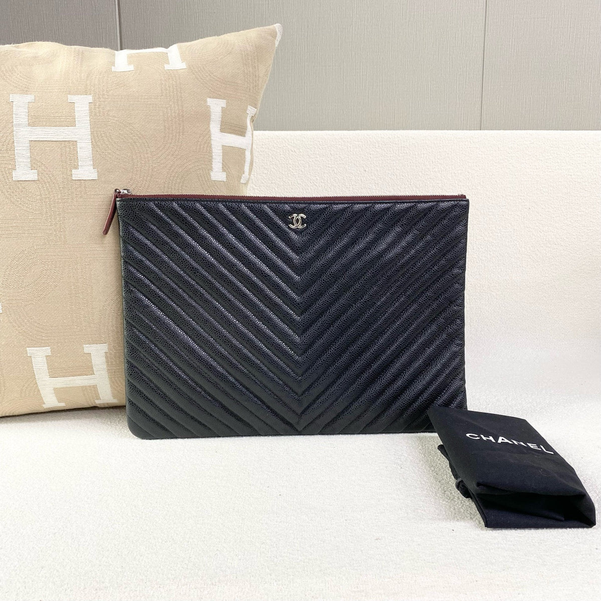 Chanel - Chevron Clutch - Leather - Black