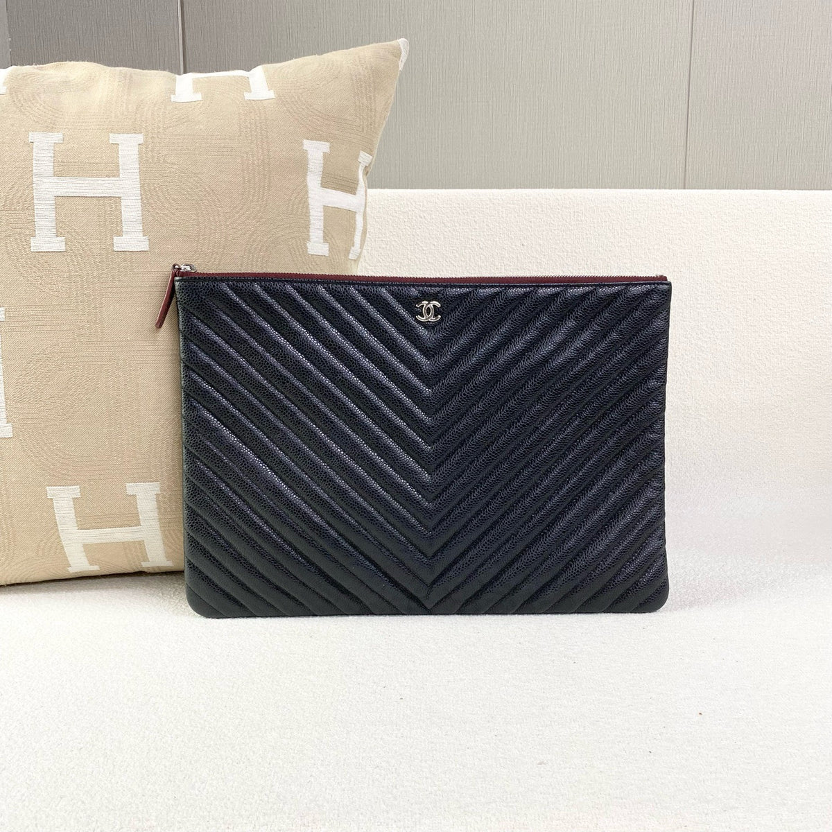 Chanel - Chevron Clutch - Leather - Black
