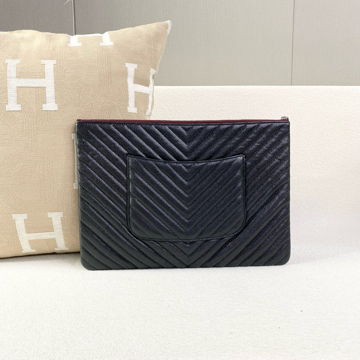 Chanel - Chevron Clutch - Leather - Black