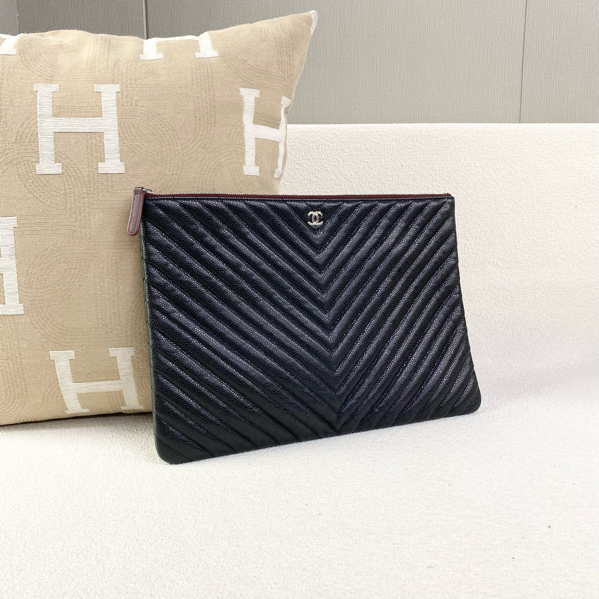 Chanel - Chevron Clutch - Leather - Black