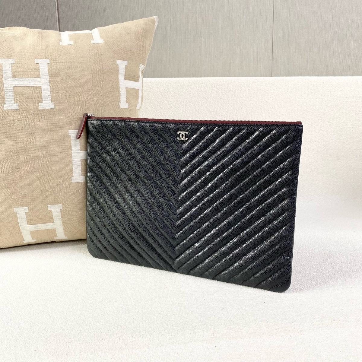Chanel - Chevron Clutch - Leather - Black