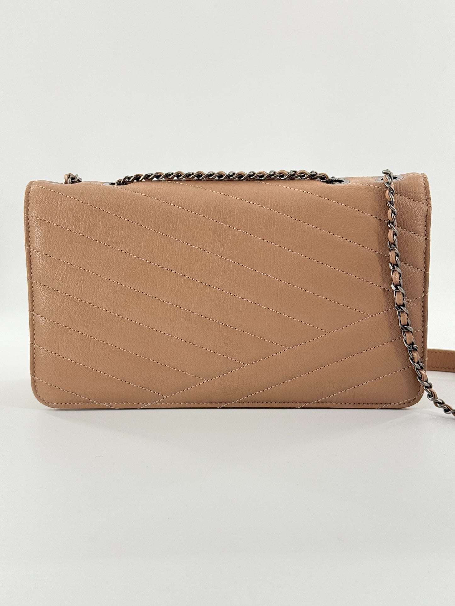Chanel - Chevron Flap Bag - Pebbled cowhide leather - Beige - (Small)
