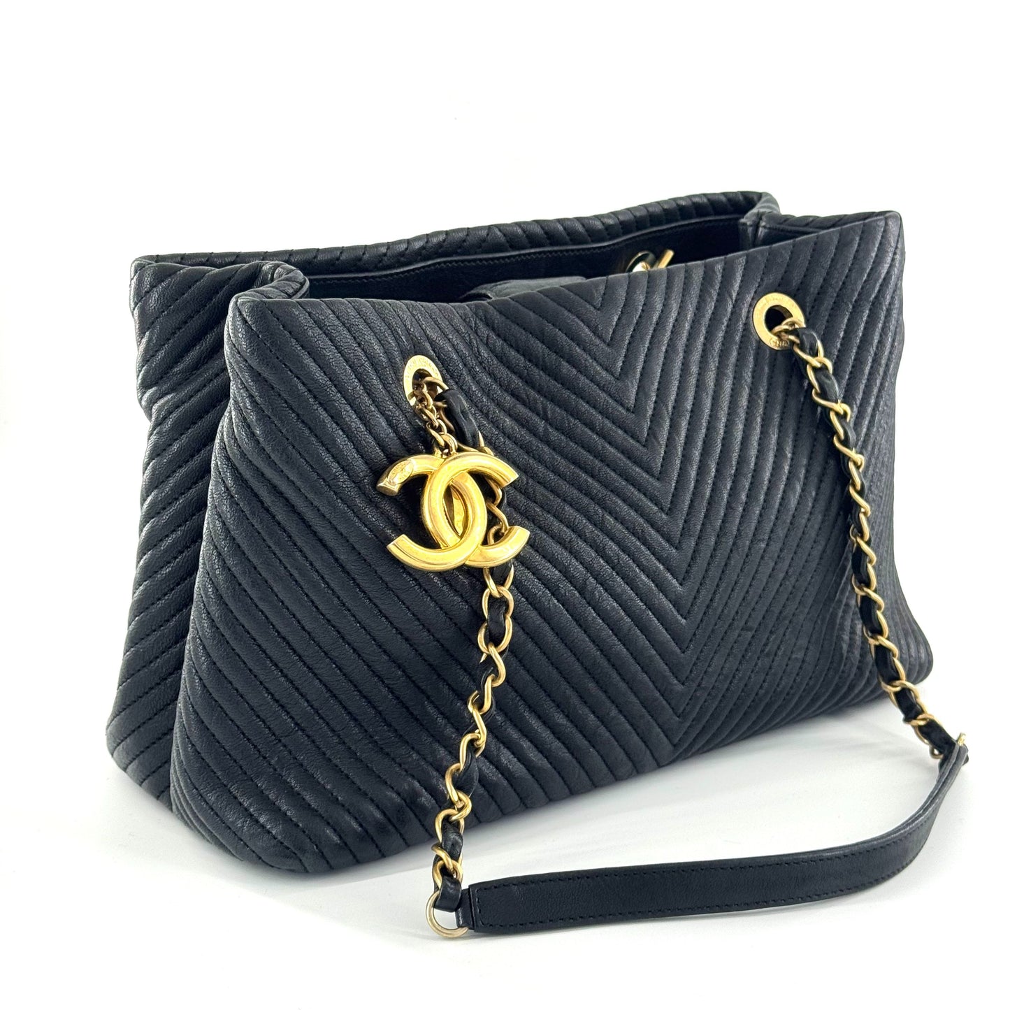 Chanel - Chevron Quilted Tote Bag - Lambskin leather - Black - (Medium)