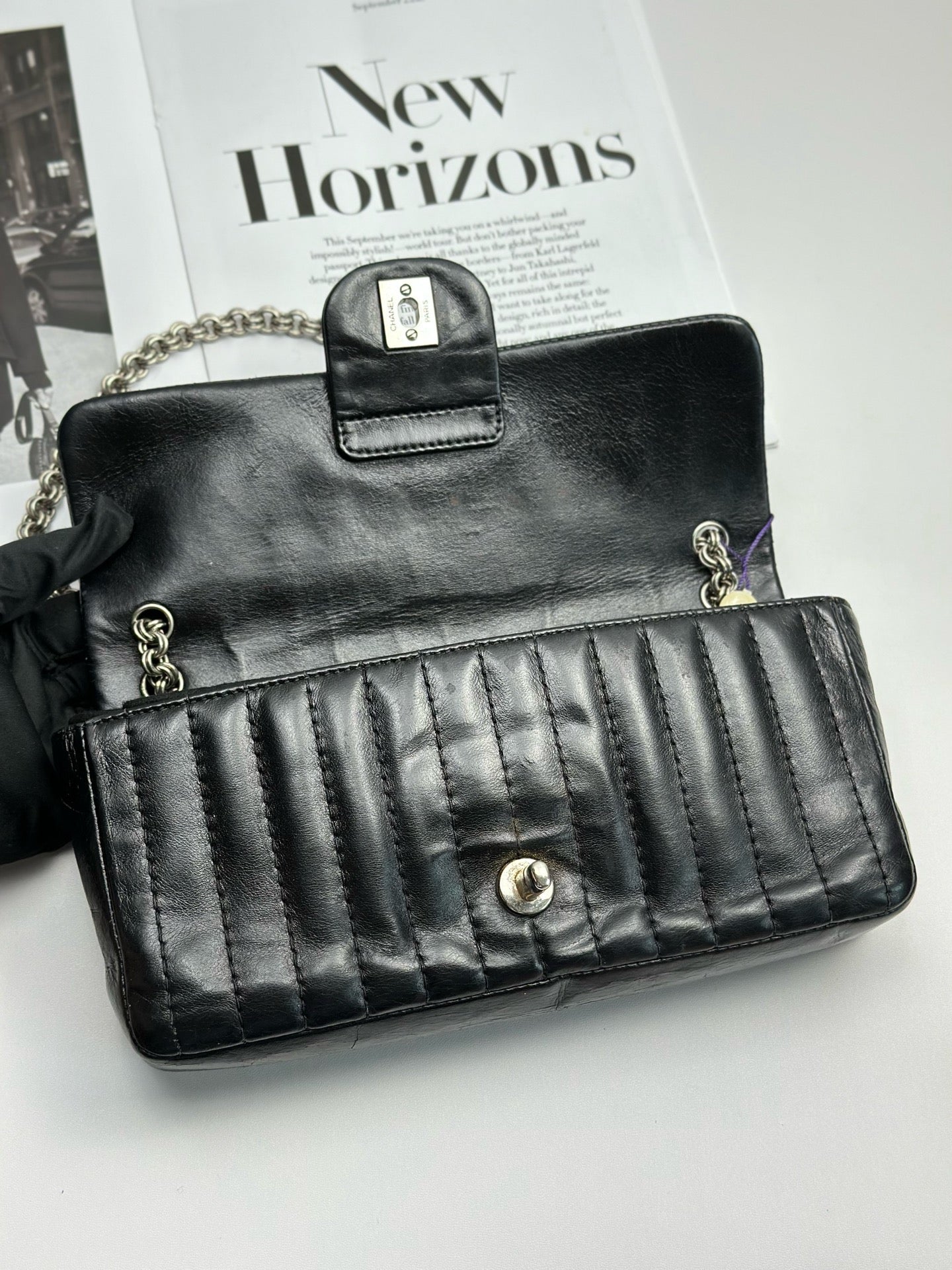 Chanel - Chocolate Bar - Leather - Black - (medium)