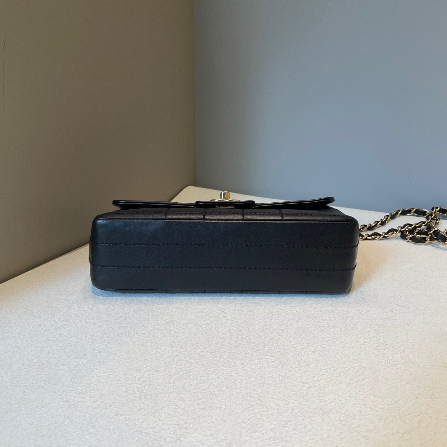 Chanel - Chocolate Bar - Leather - Black - (small)