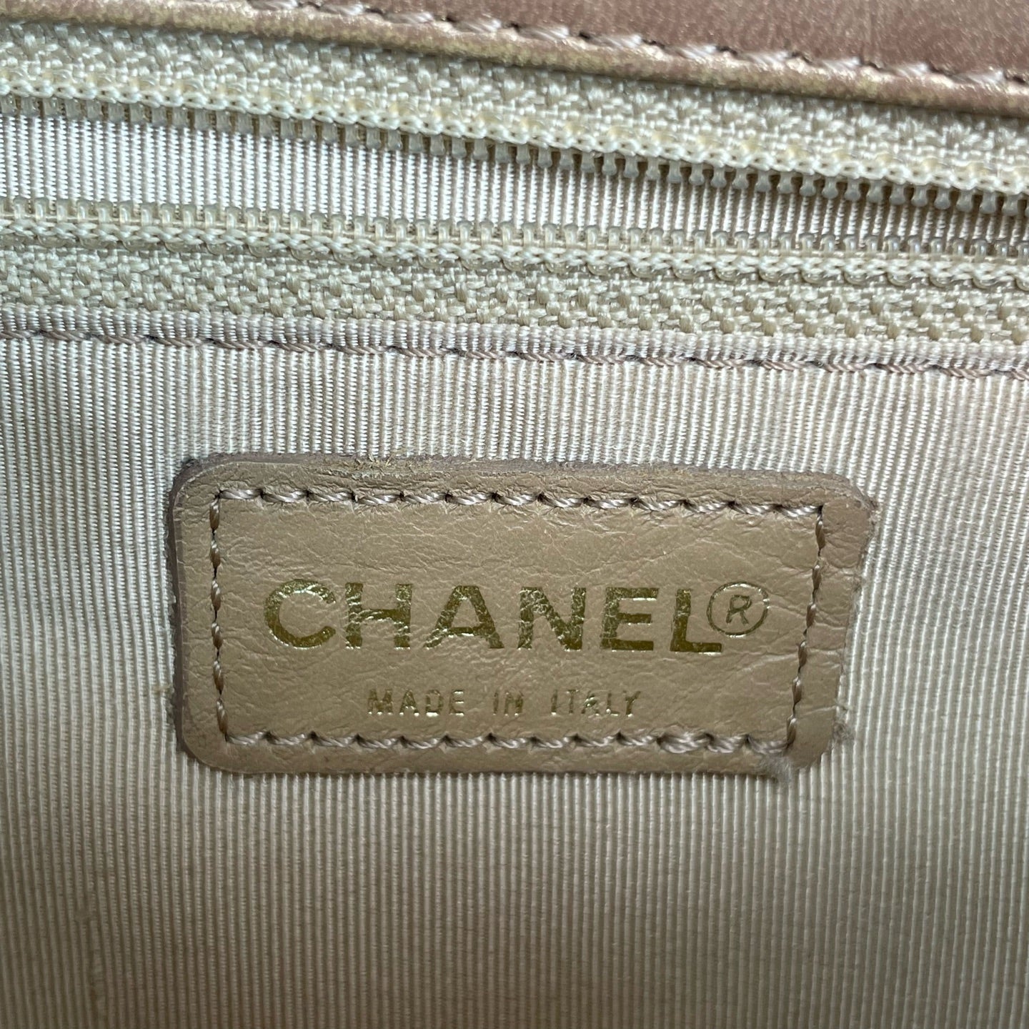 Chanel - Chocolate Bar - Leather - Gold - (small)