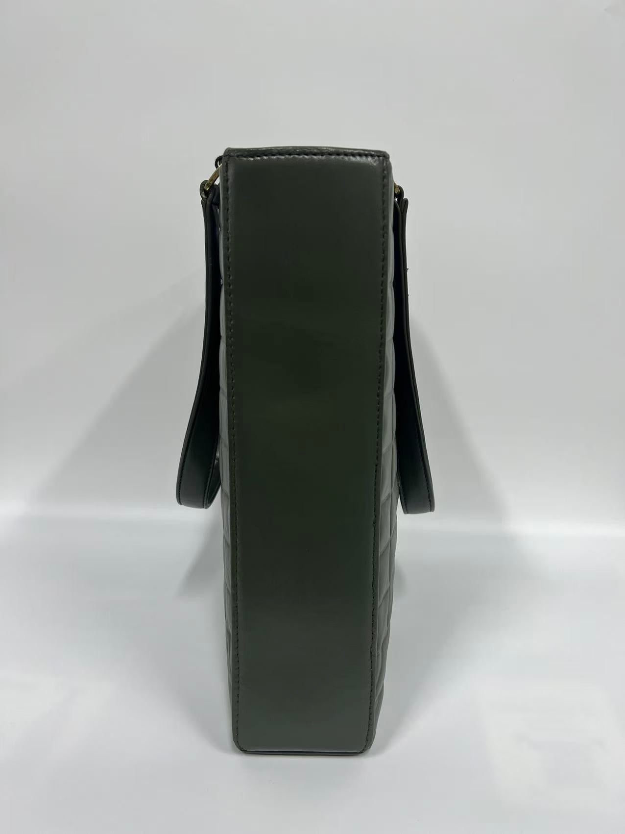 Chanel - Chocolate Bar - Leather - Green - (medium)