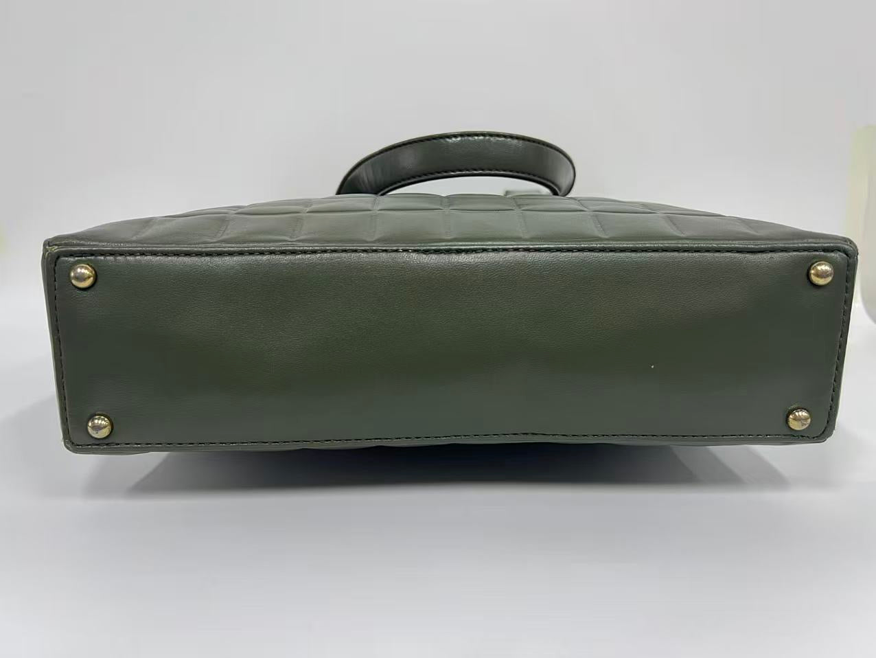 Chanel - Chocolate Bar - Leather - Green - (medium)
