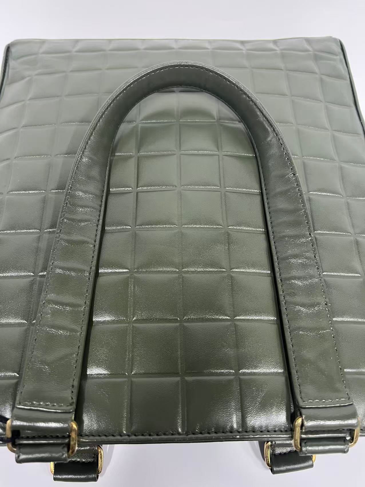 Chanel - Chocolate Bar - Leather - Green - (medium)