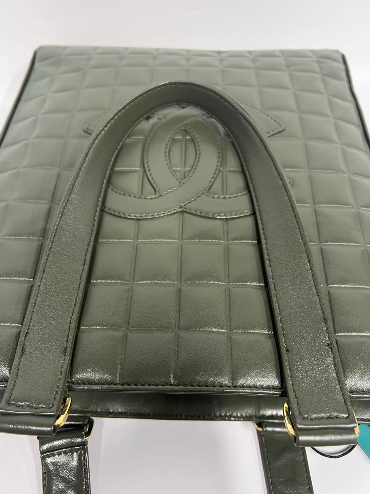 Chanel - Chocolate Bar - Leather - Green - (medium)