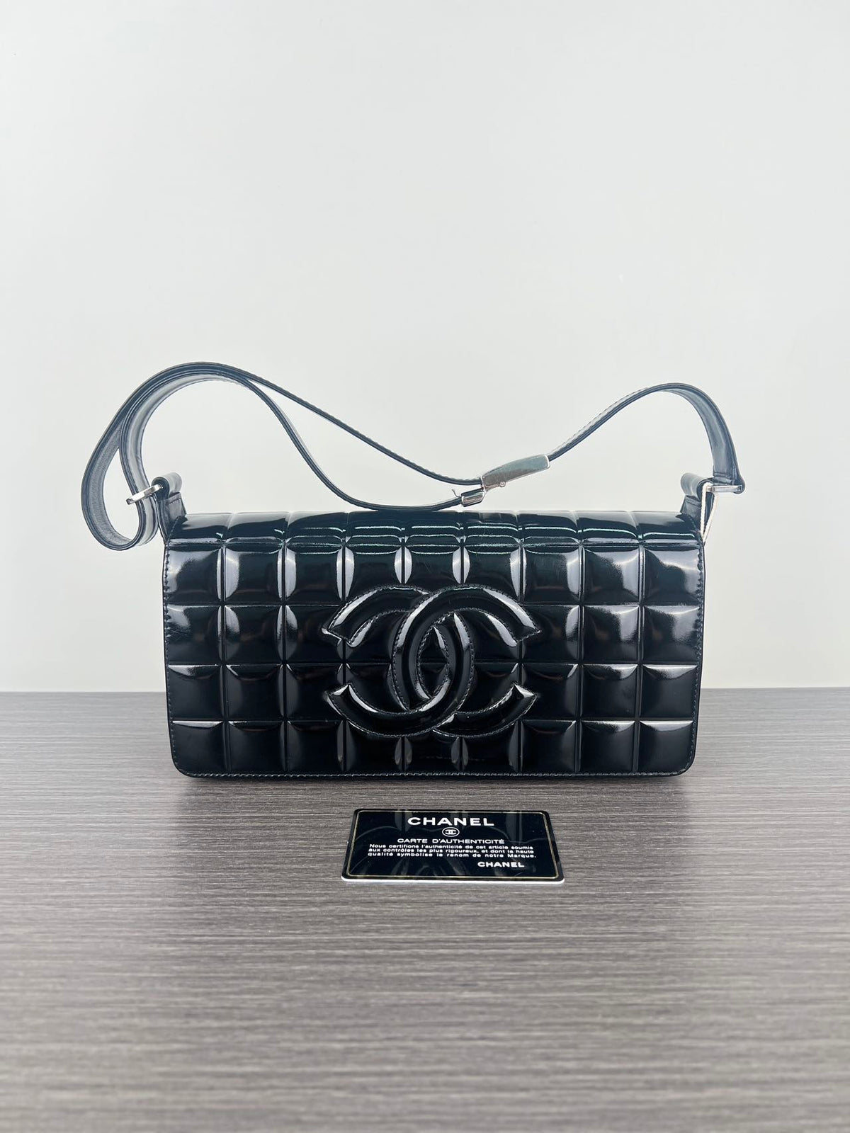 Chanel - Chocolate Bar - Patent leather - Black - (small)