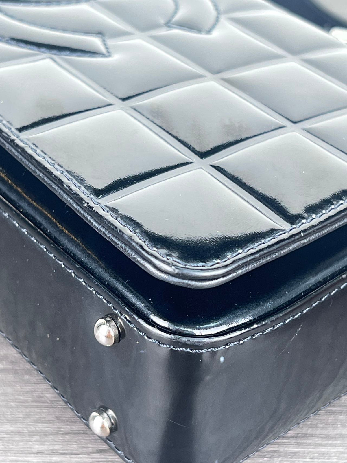 Chanel - Chocolate Bar - Patent leather - Black - (small)