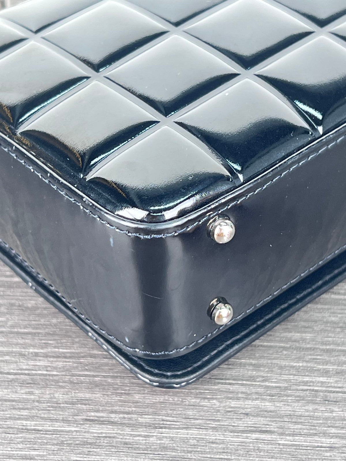 Chanel - Chocolate Bar - Patent leather - Black - (small)