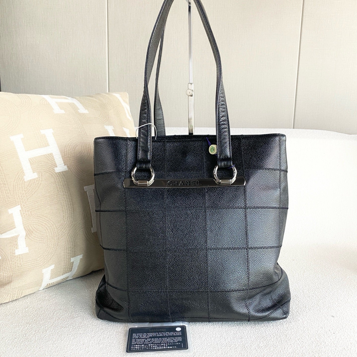 Chanel - Chocolate Bar Tote Bag - Leather - Black - (Other)