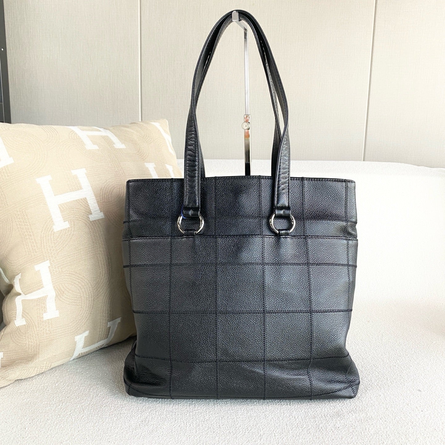 Chanel - Chocolate Bar Tote Bag - Leather - Black - (Other)