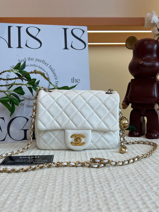Chanel - Classic Flap 19cm - Leather - White - (mini)