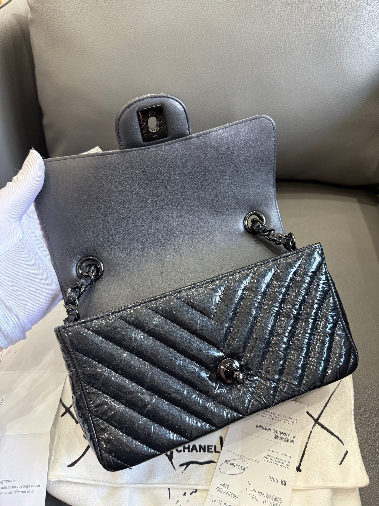 Chanel Classic Flap Patent leather Black - view 2