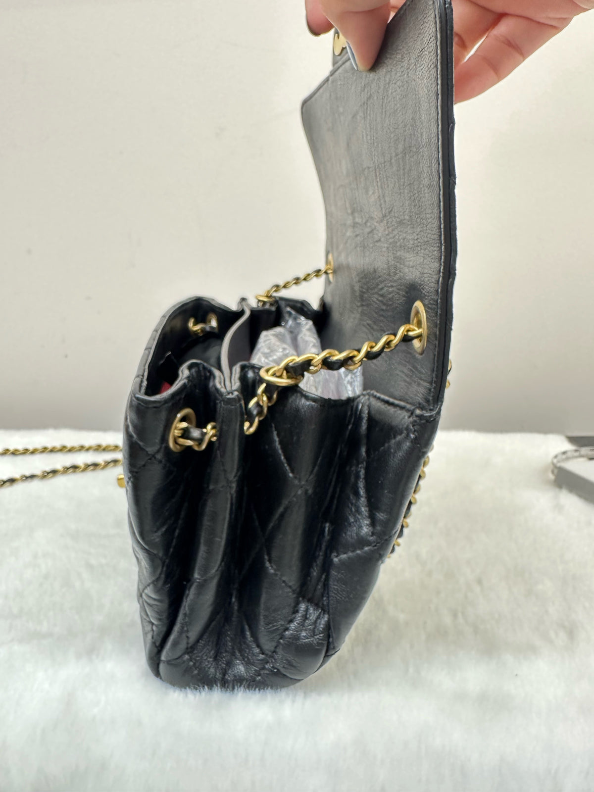 Chanel - Classic Flap 22C - Leather - Black