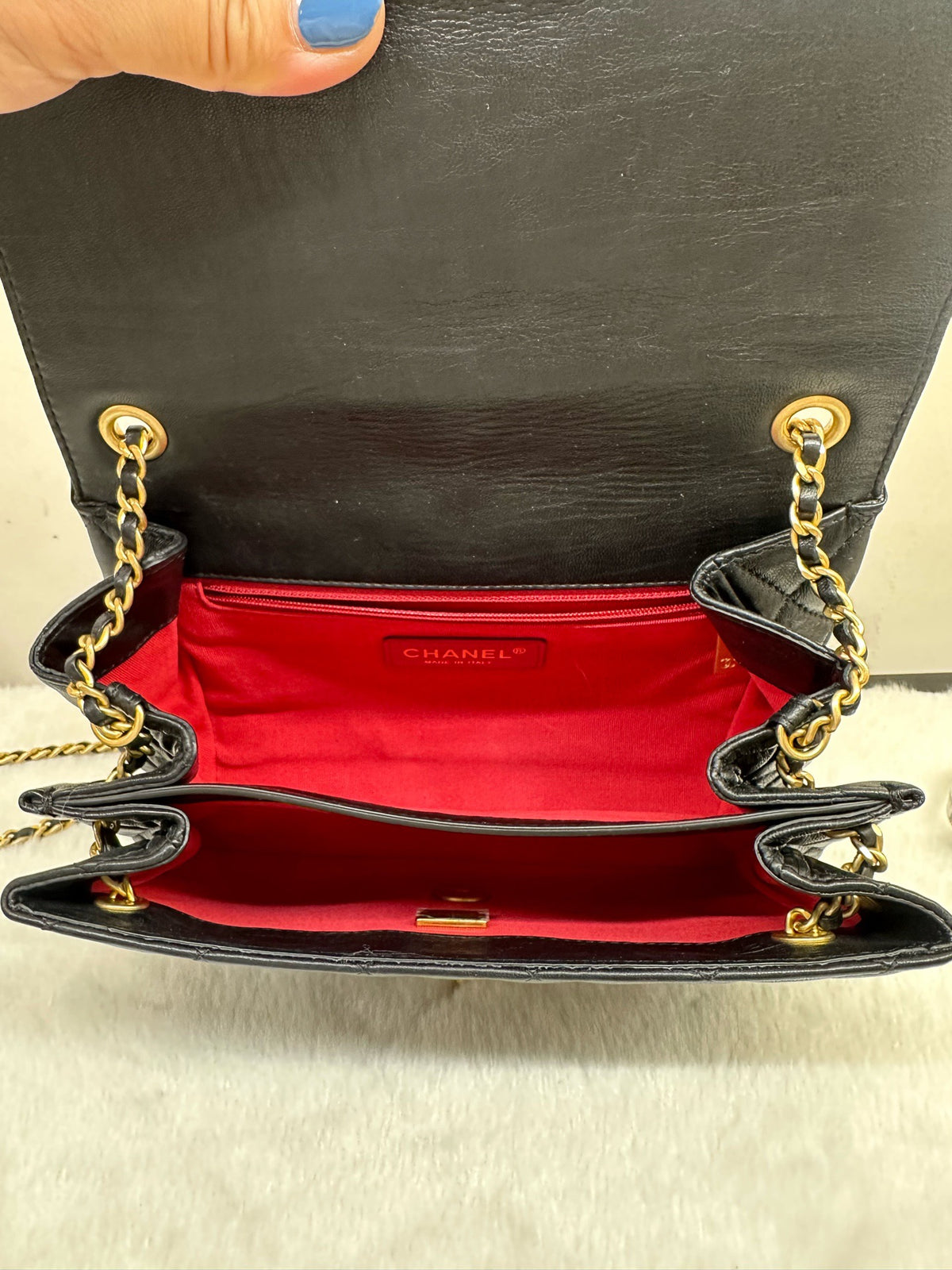 Chanel - Classic Flap 22C - Leather - Black