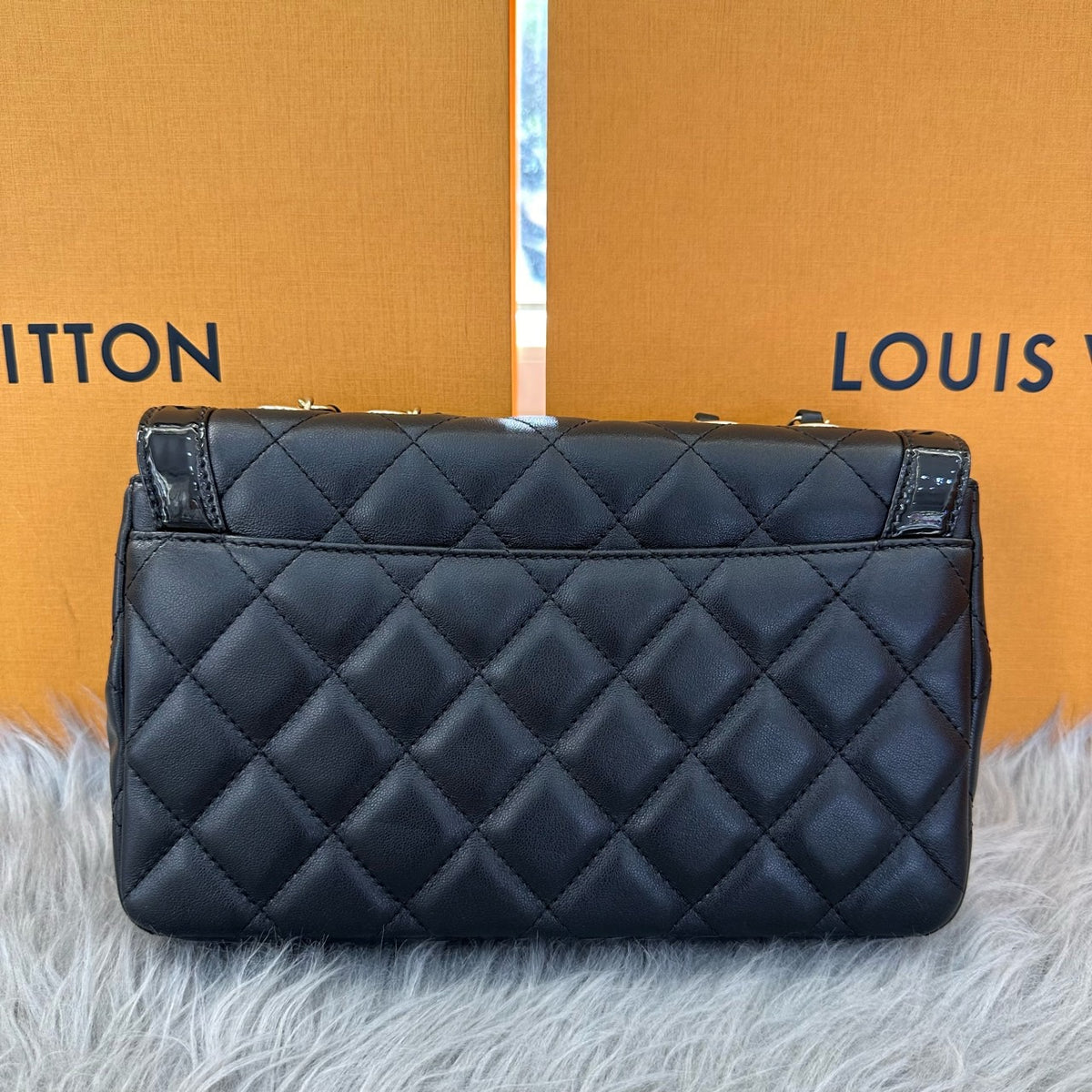 Chanel - Classic Flap 24B - Leather - Black