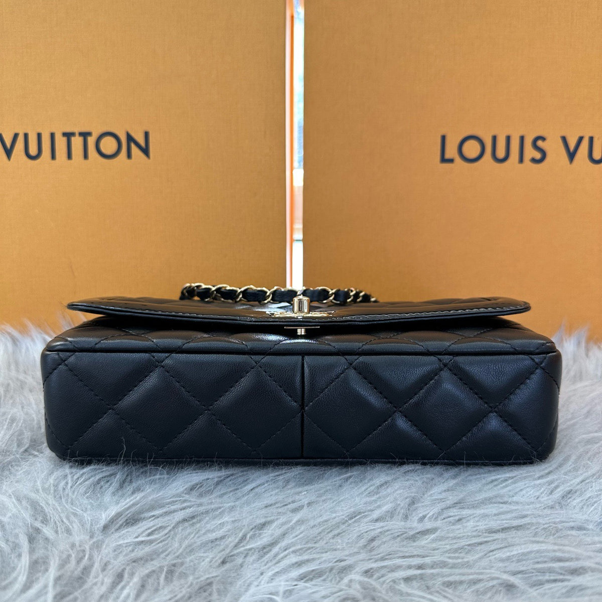 Chanel - Classic Flap 24B - Leather - Black
