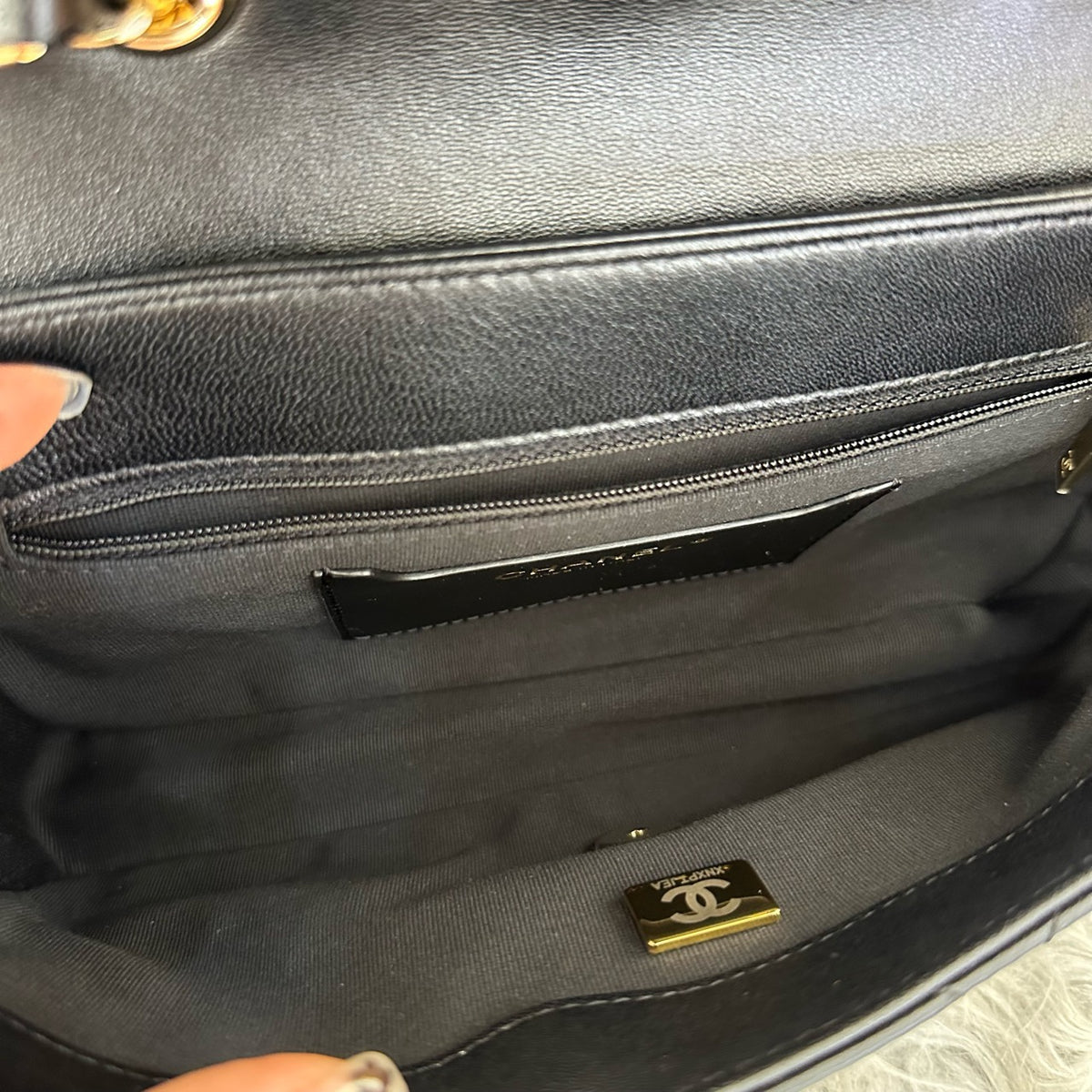 Chanel - Classic Flap 24B - Leather - Black